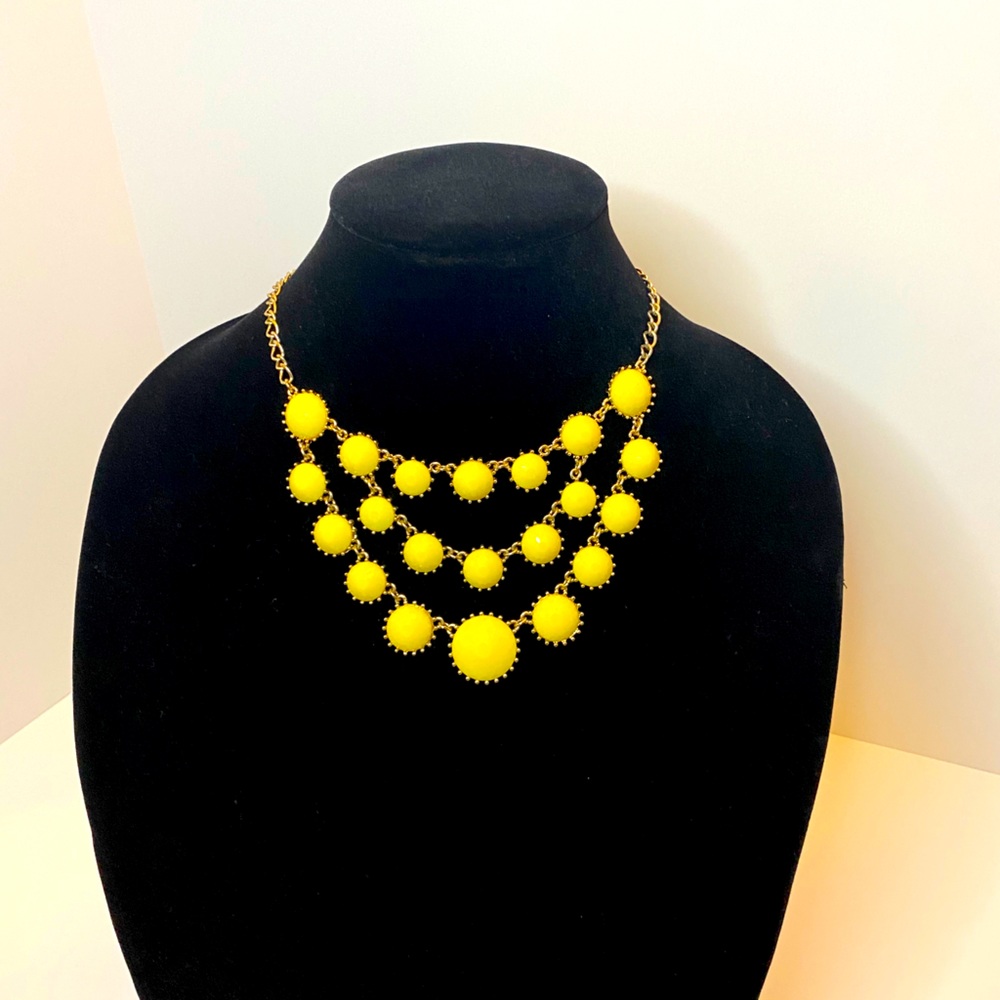 Hello sunshine! yellow/gold toned necklace